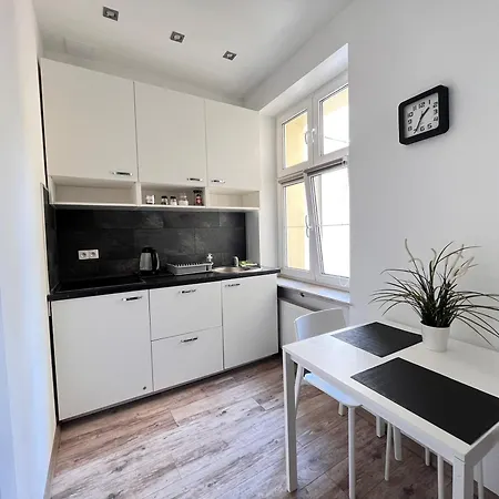 Stay99 Lägenhet Poznań